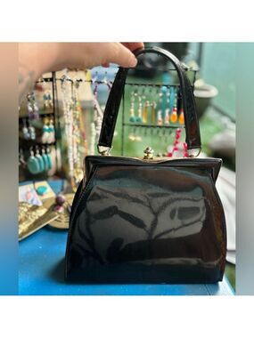 VINTAGE 1950’s Est Elegant Mod Black Shiny Faux Leather Handbag Clutch Women